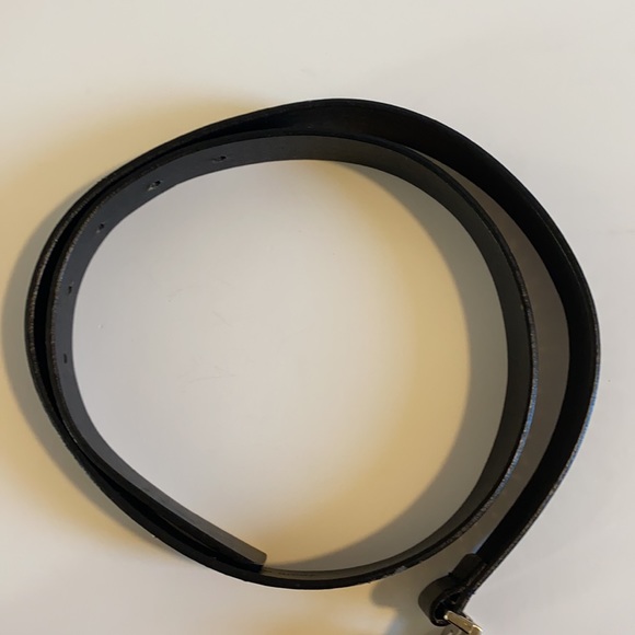 ✨NEW✨GUESS BLACK LEATHER STUDS. EARLY 2000's item - Picture 6 of 14